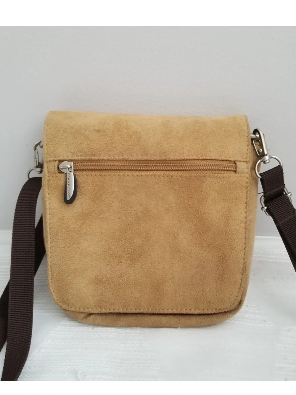 Travelon Anti-Theft Faux Suede Crossbody Travel Bag RFID, Sling Purse, tan, EUC.